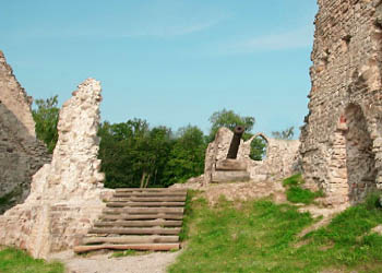 Городище и развалины замка в Кокнесе